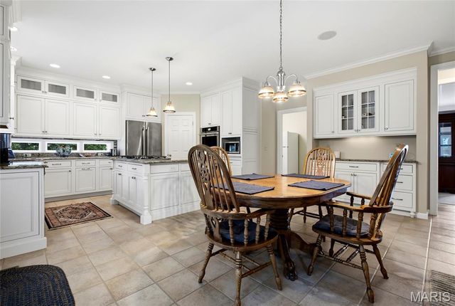 15920 Picardy Crest Court, Chesterfield, MO 63017