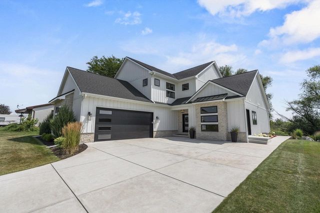 3828 CHAMPEAU ROAD, New Franken, WI 54229