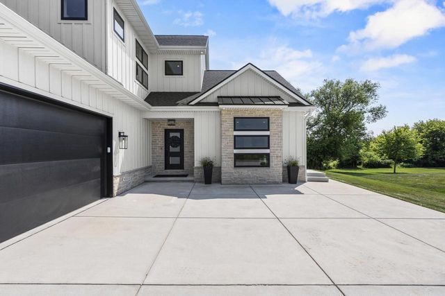 3828 CHAMPEAU ROAD, New Franken, WI 54229