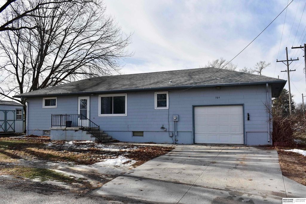 709 Bridge Street, Scribner, NE 68057