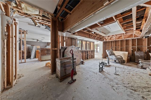 112 Quail Run Road, Henderson, NV 89014