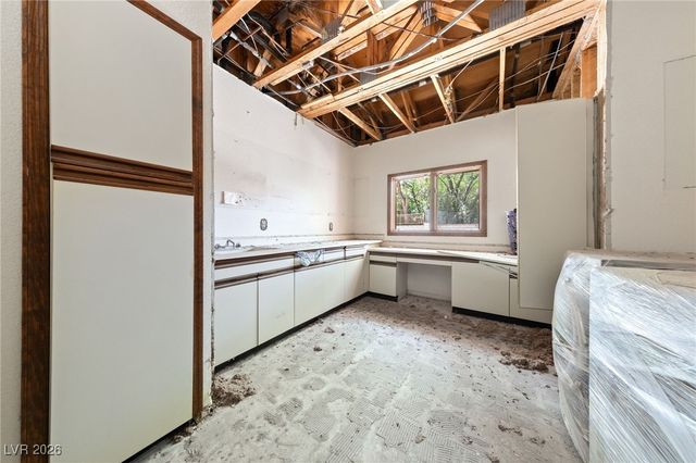 112 Quail Run Road, Henderson, NV 89014