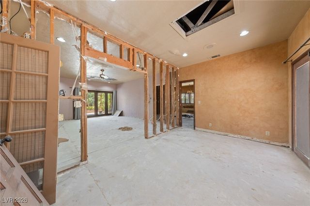 112 Quail Run Road, Henderson, NV 89014