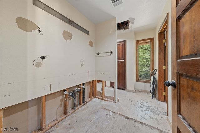 112 Quail Run Road, Henderson, NV 89014