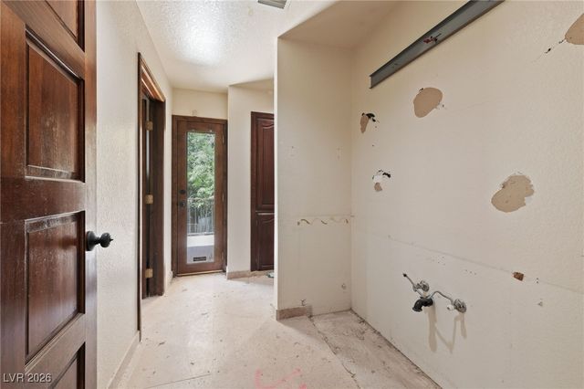 112 Quail Run Road, Henderson, NV 89014