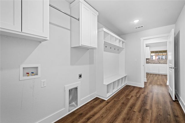 1028 Marquis Avenue, Lowell, AR 72745
