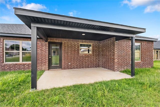 1028 Marquis Avenue, Lowell, AR 72745