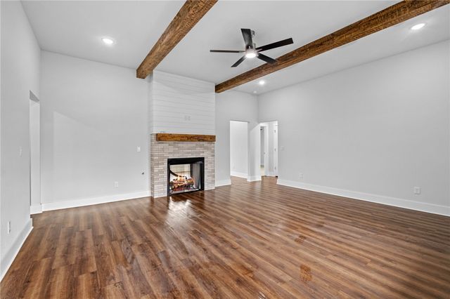 1028 Marquis Avenue, Lowell, AR 72745