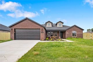 1028 Marquis Avenue, Lowell, AR 72745