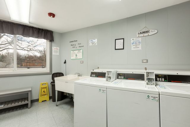 2650 Brookwood Way Drive 203, Rolling Meadows, IL 60008