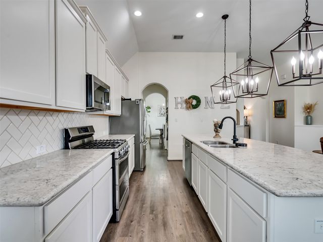 14247 Medina Drive, Baytown, TX 77523