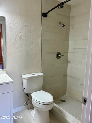 420 Banana Cay Dr Apt B, South Daytona, FL 32119