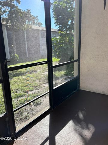 420 Banana Cay Dr Apt B, South Daytona, FL 32119
