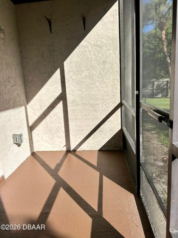 420 Banana Cay Dr Apt B, South Daytona, FL 32119