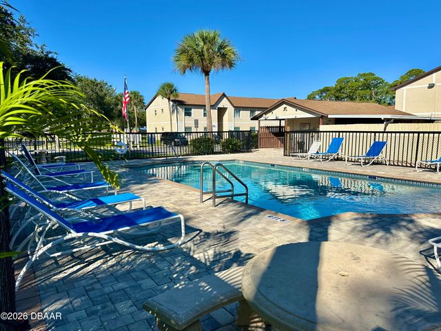 420 Banana Cay Dr Apt B, South Daytona, FL 32119