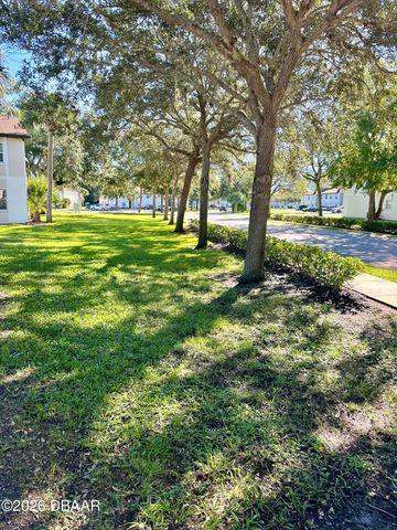 420 Banana Cay Dr Apt B, South Daytona, FL 32119