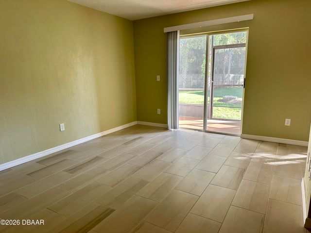 420 Banana Cay Dr Apt B, South Daytona, FL 32119
