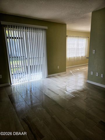 420 Banana Cay Dr Apt B, South Daytona, FL 32119