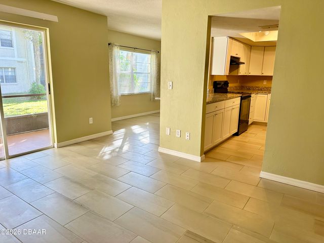 420 Banana Cay Dr Apt B, South Daytona, FL 32119
