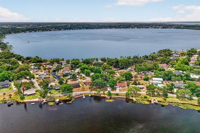 637 W LAKESHORE DRIVE, Clermont, FL 34711