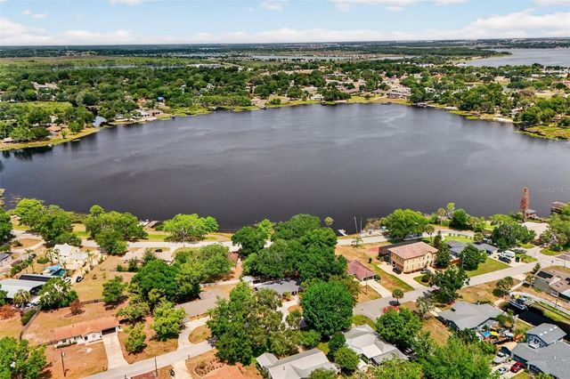 637 W LAKESHORE DRIVE, Clermont, FL 34711