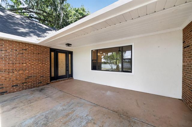 637 W LAKESHORE DRIVE, Clermont, FL 34711