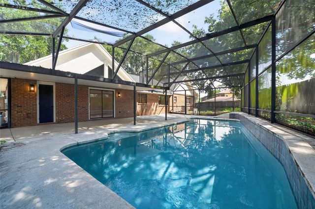 637 W LAKESHORE DRIVE, Clermont, FL 34711
