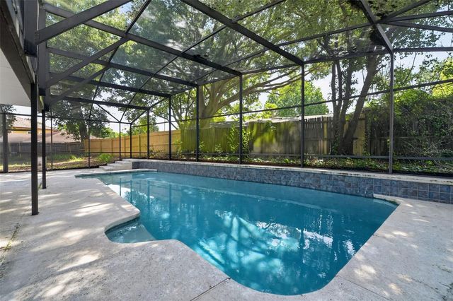 637 W LAKESHORE DRIVE, Clermont, FL 34711