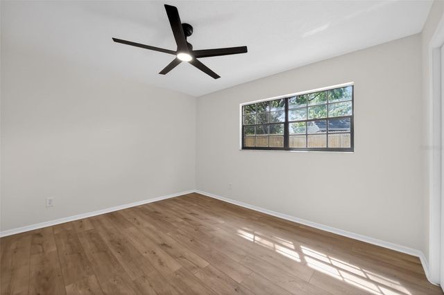 637 W LAKESHORE DRIVE, Clermont, FL 34711