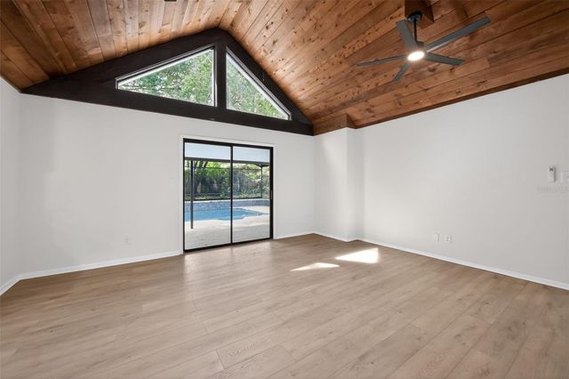 637 W LAKESHORE DRIVE, Clermont, FL 34711