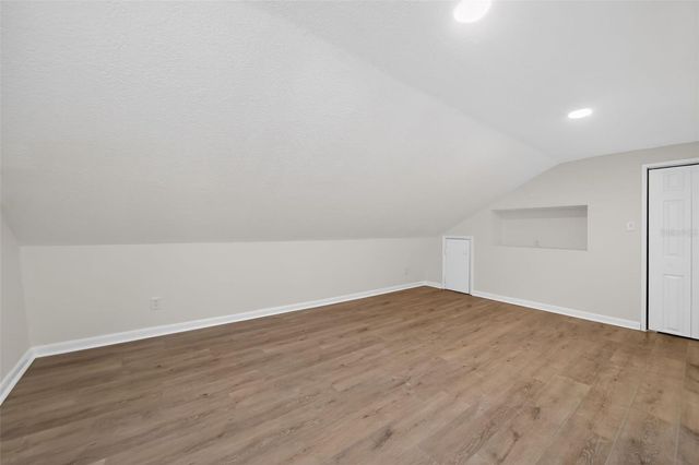 637 W LAKESHORE DRIVE, Clermont, FL 34711