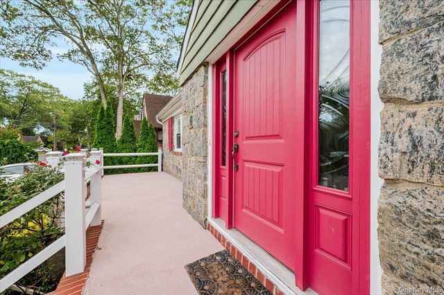 57 Carol Street, Lynbrook, NY 11563