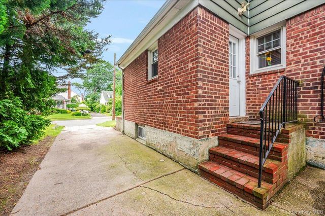 57 Carol Street, Lynbrook, NY 11563