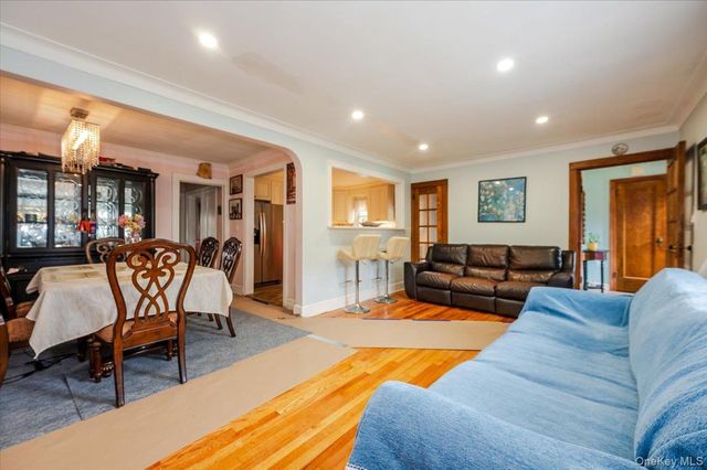 57 Carol Street, Lynbrook, NY 11563