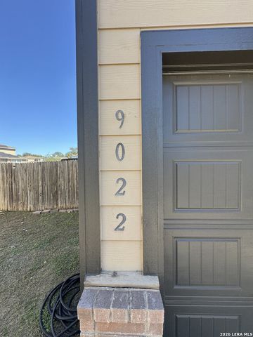 9022 WALKING CRK, San Antonio, TX 78254