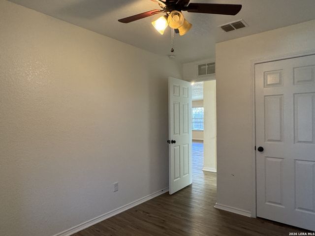 9022 WALKING CRK, San Antonio, TX 78254