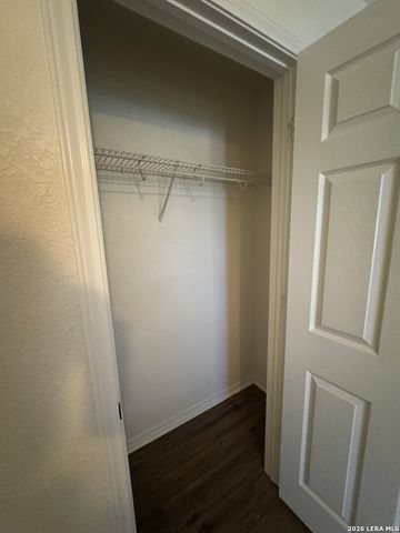 9022 WALKING CRK, San Antonio, TX 78254
