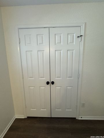 9022 WALKING CRK, San Antonio, TX 78254