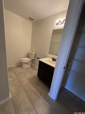 9022 WALKING CRK, San Antonio, TX 78254