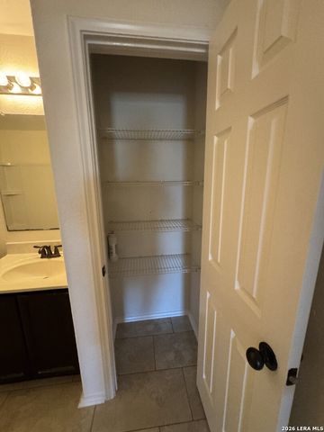 9022 WALKING CRK, San Antonio, TX 78254
