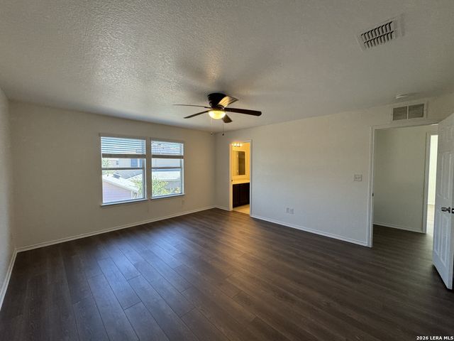 9022 WALKING CRK, San Antonio, TX 78254