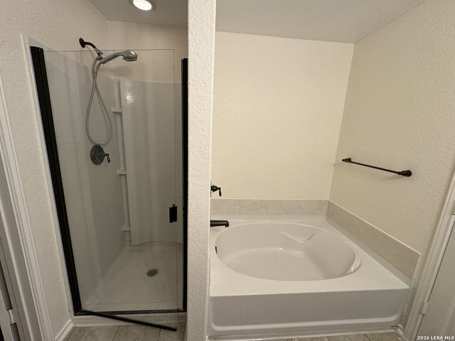 9022 WALKING CRK, San Antonio, TX 78254