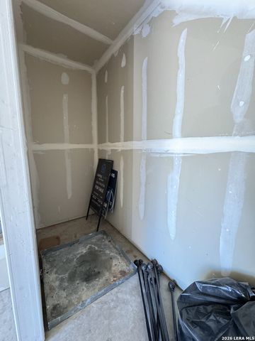 9022 WALKING CRK, San Antonio, TX 78254
