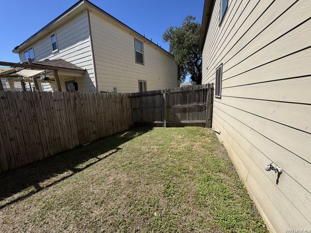 9022 WALKING CRK, San Antonio, TX 78254