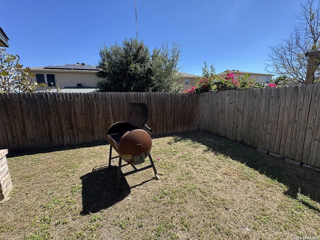 9022 WALKING CRK, San Antonio, TX 78254