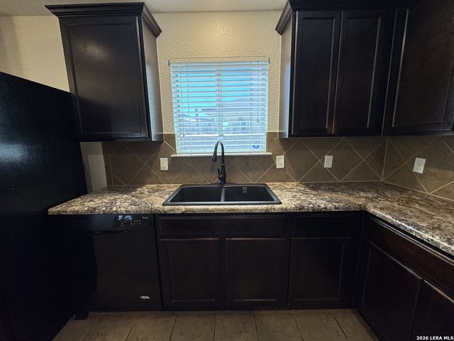 9022 WALKING CRK, San Antonio, TX 78254