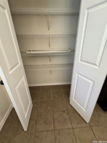 9022 WALKING CRK, San Antonio, TX 78254