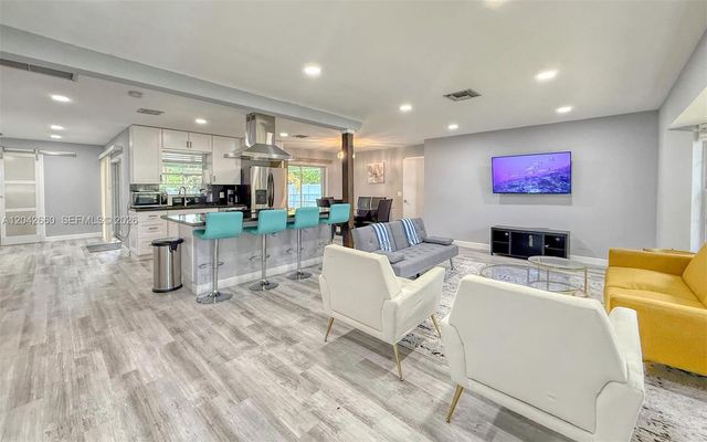 2359 Gabriel Lane, West Palm Beach, FL 33406