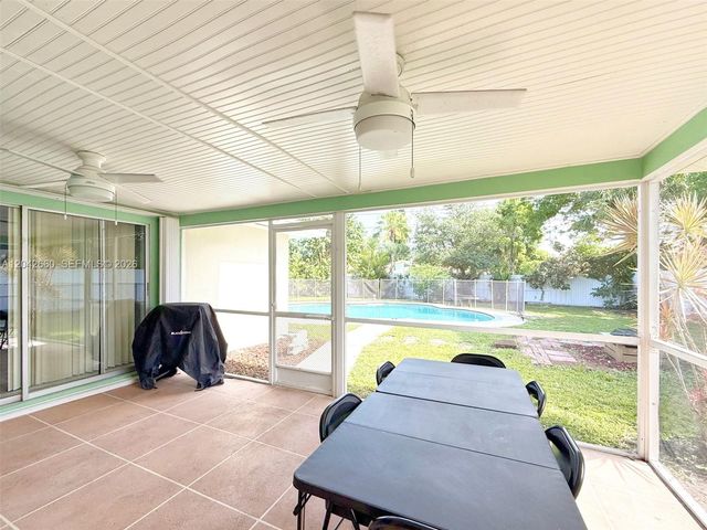2359 Gabriel Lane, West Palm Beach, FL 33406