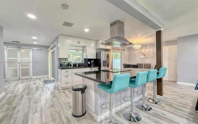 2359 Gabriel Lane, West Palm Beach, FL 33406